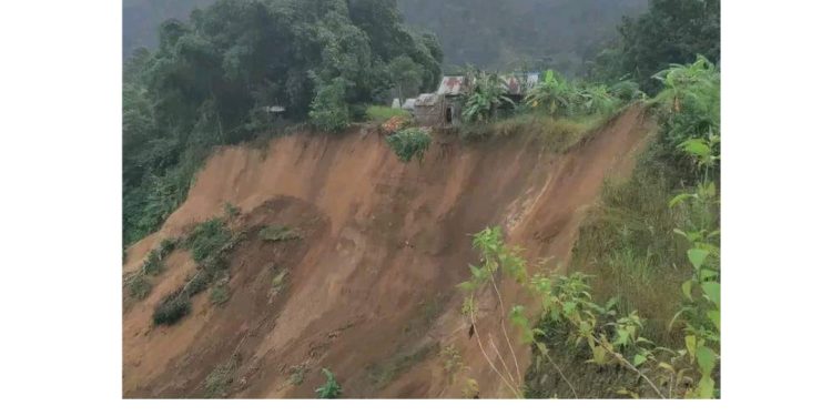 भूकम्पले धादिङमा १८ परिवारको घरगोठमा क्षति