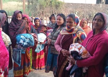 महिला अधिकारकर्मीको सक्रियतामा राहत कार्यक्रम