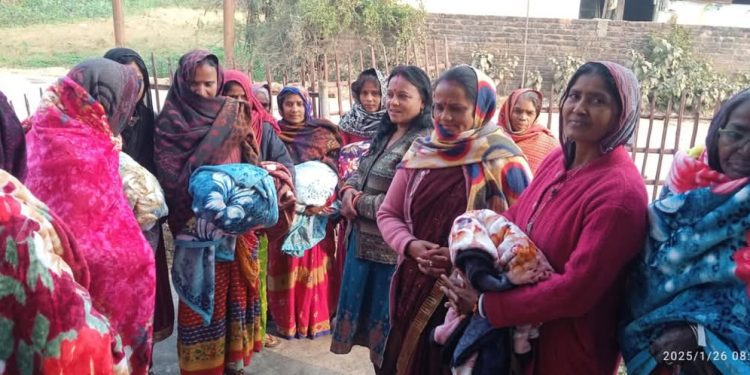 महिला अधिकारकर्मीको सक्रियतामा राहत कार्यक्रम