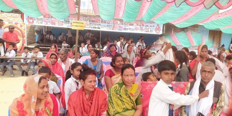 विद्यार्थीबाट आमाबुबालाई सम्मान, लोटस युनिक एकेडेमीले लहानमा नारी दिवस विशेष