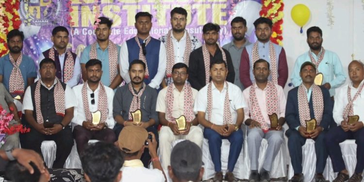 लहानको बिशाल ईन्स्टिच्युटद्वारा सयौं विद्यार्थी बिदाई