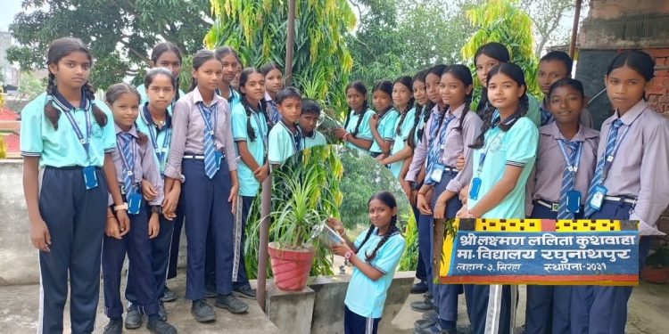 खुशबु सिंहले जन्म दिनमा बिधालयमा रोपे फूल,समाजका सकारात्मक सन्देश दिदै