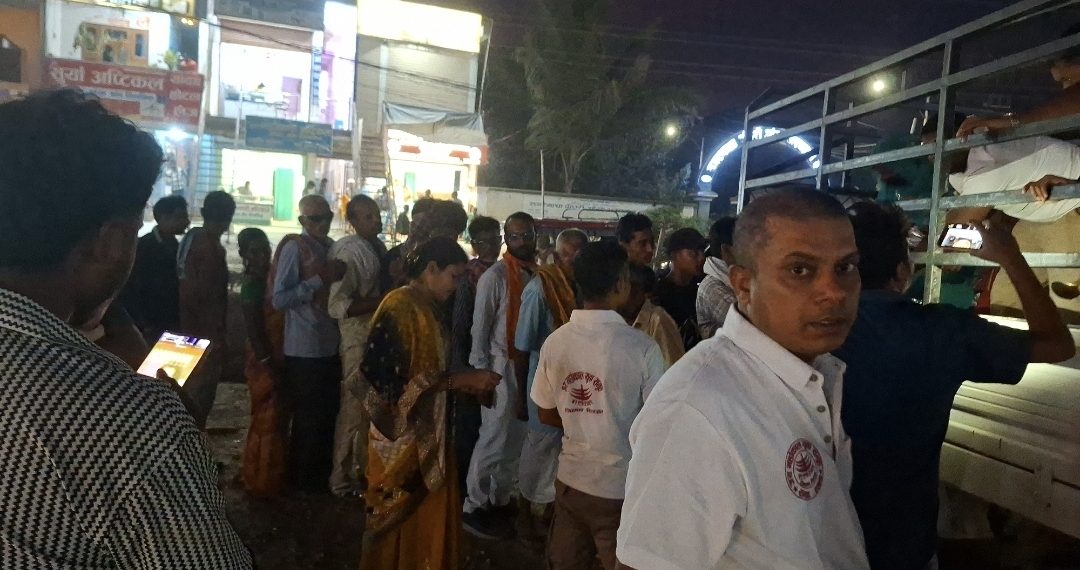 लहानमा जय महाकाल युवा समूहको निःशुल्क भोजन वितरण महाअभियान सुरु